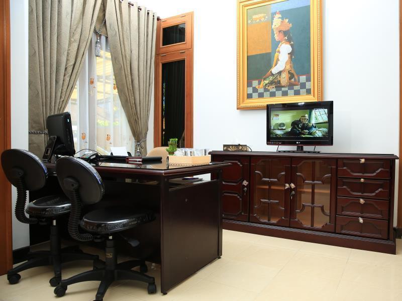 Puri Kusuma Guest House Selemadeg Exteriör bild