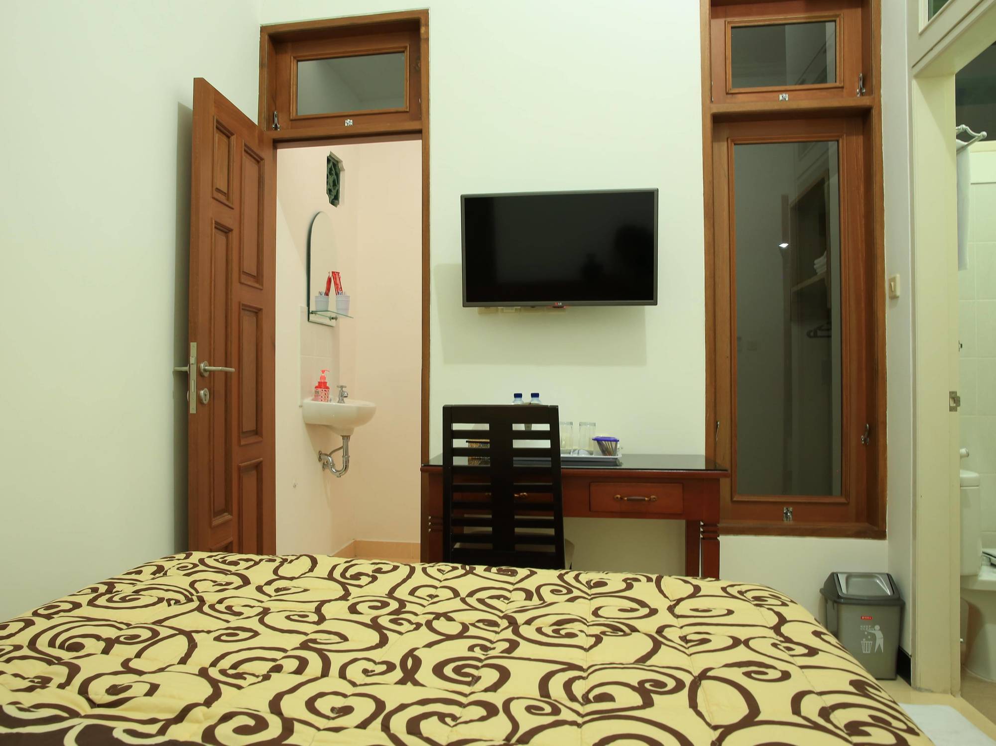 Puri Kusuma Guest House Selemadeg Exteriör bild