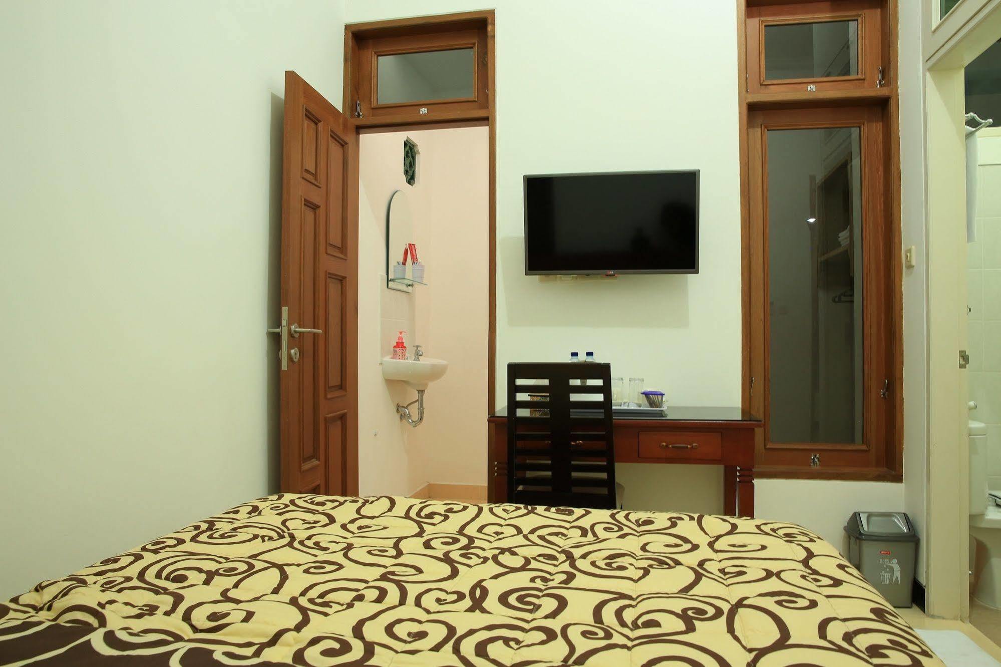 Puri Kusuma Guest House Selemadeg Exteriör bild